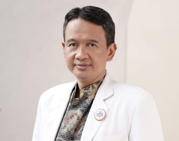 dr. Umar Nur Rachman, Sp.PD, Cek Jadwal Dokter Spesialis Penyakit Dalam Gresik